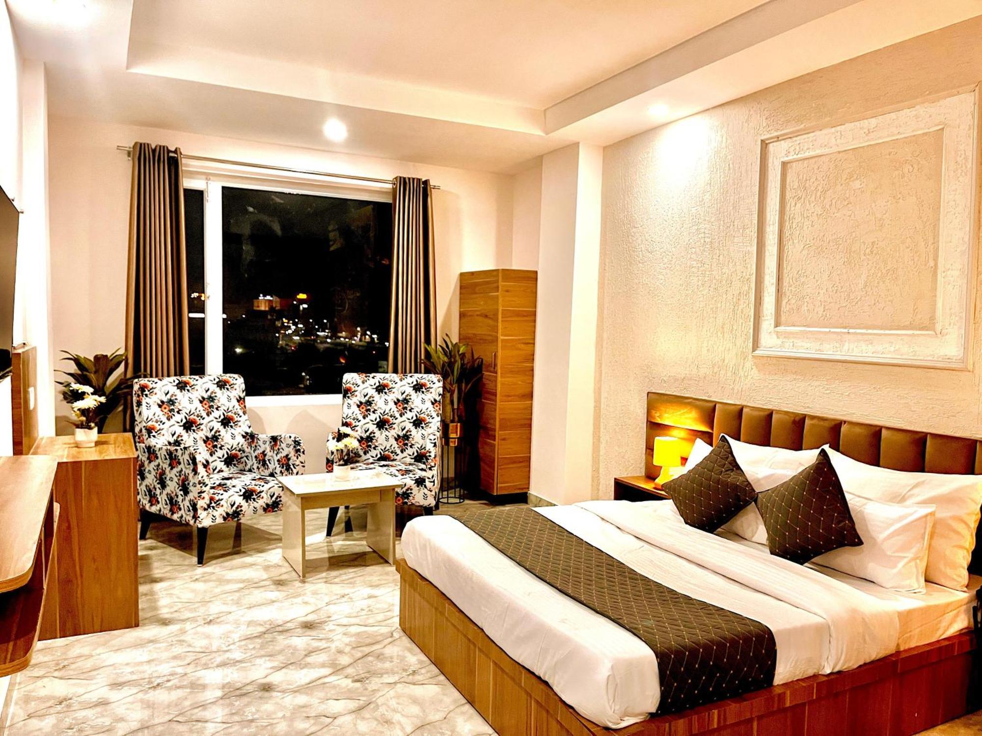 Hotel The Meridian - A Four Star Luxury Hotel, Haridvár Kültér fotó