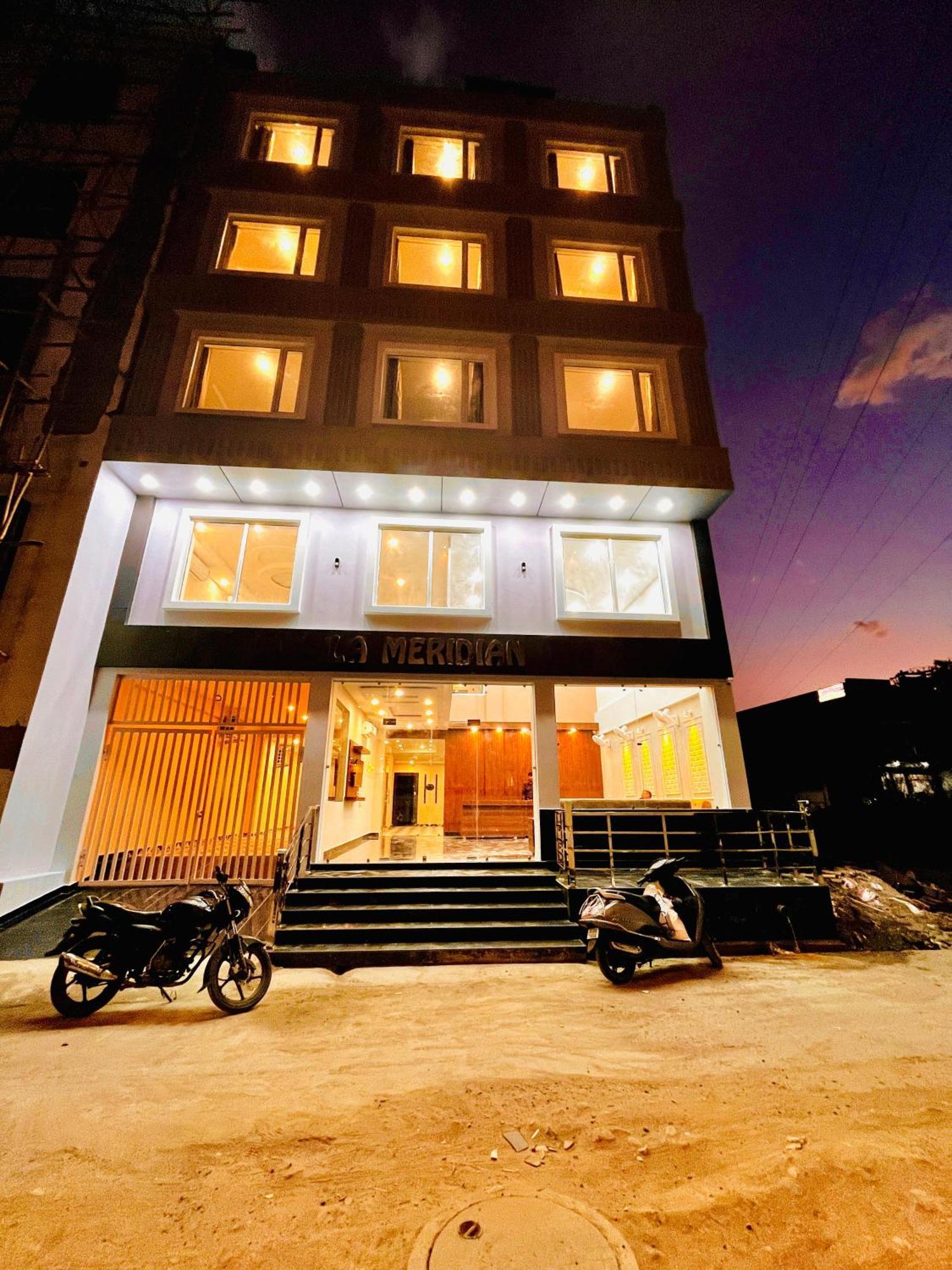 Hotel The Meridian - A Four Star Luxury Hotel, Haridvár Kültér fotó